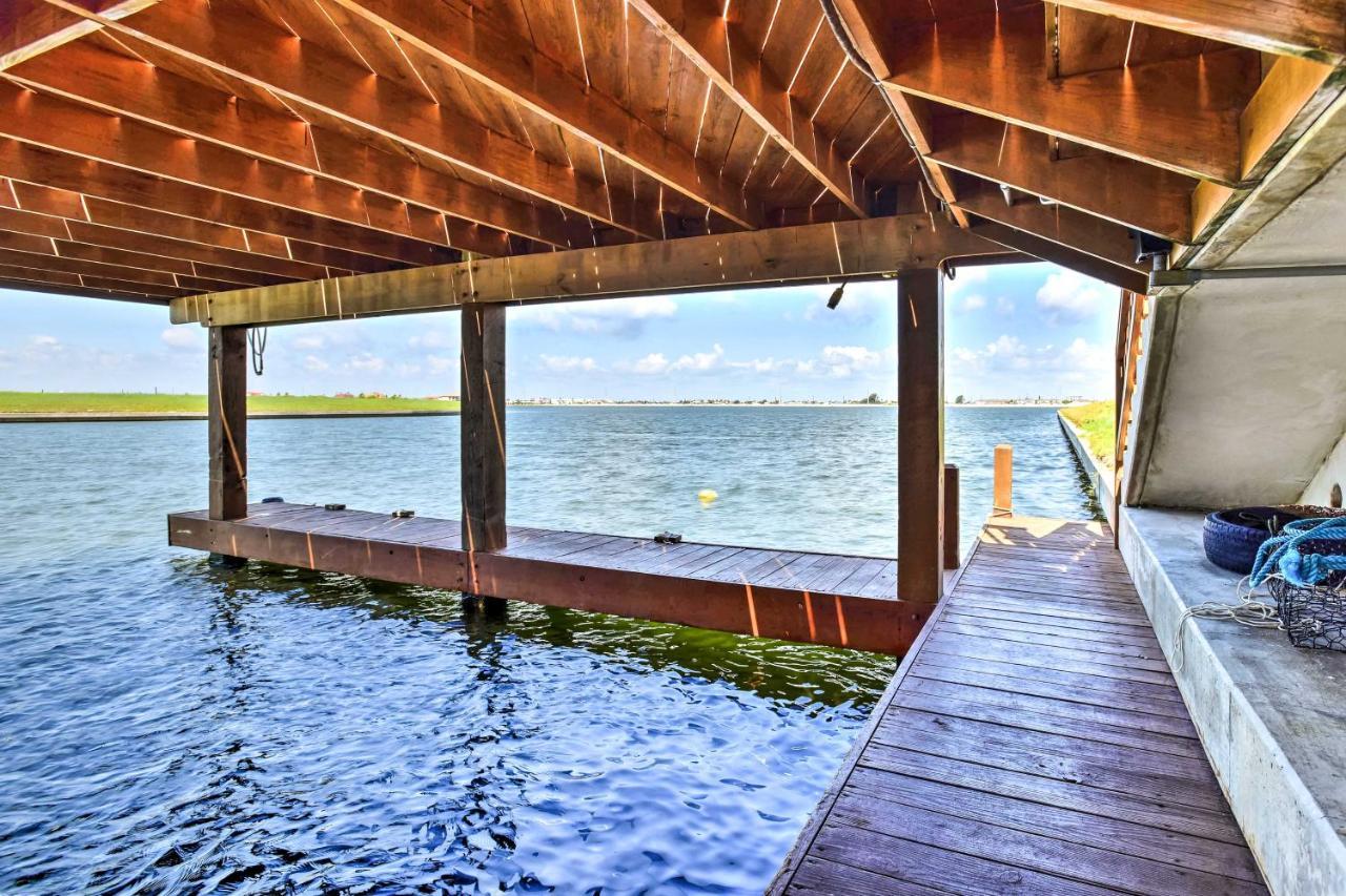 Waterfront Corpus Christi Townhome With Pool And Dock! المظهر الخارجي الصورة