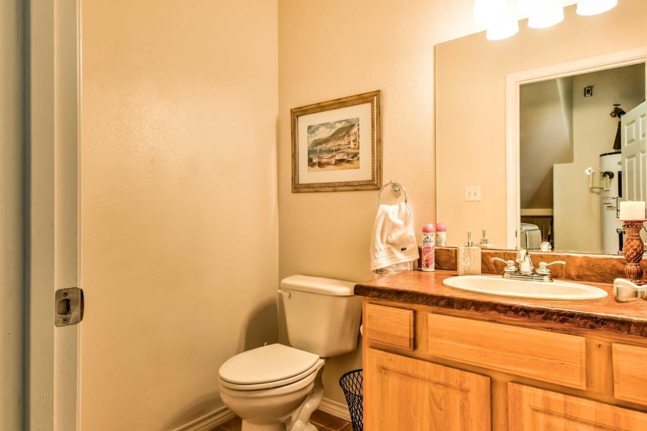 Waterfront Corpus Christi Townhome With Pool And Dock! المظهر الخارجي الصورة