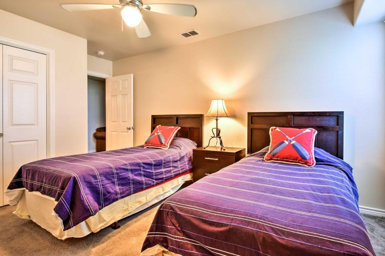 Waterfront Corpus Christi Townhome With Pool And Dock! المظهر الخارجي الصورة